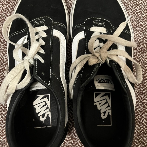 Vans lace up shoes black and white - Picture 3 of 7
